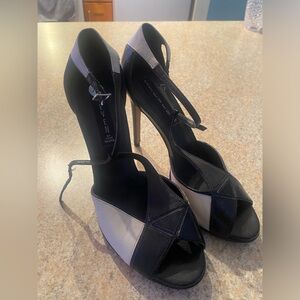 Vintage looking heels